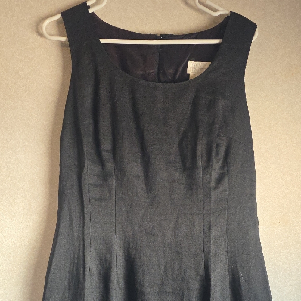 Moda International Sleeveless Black Midi Dress